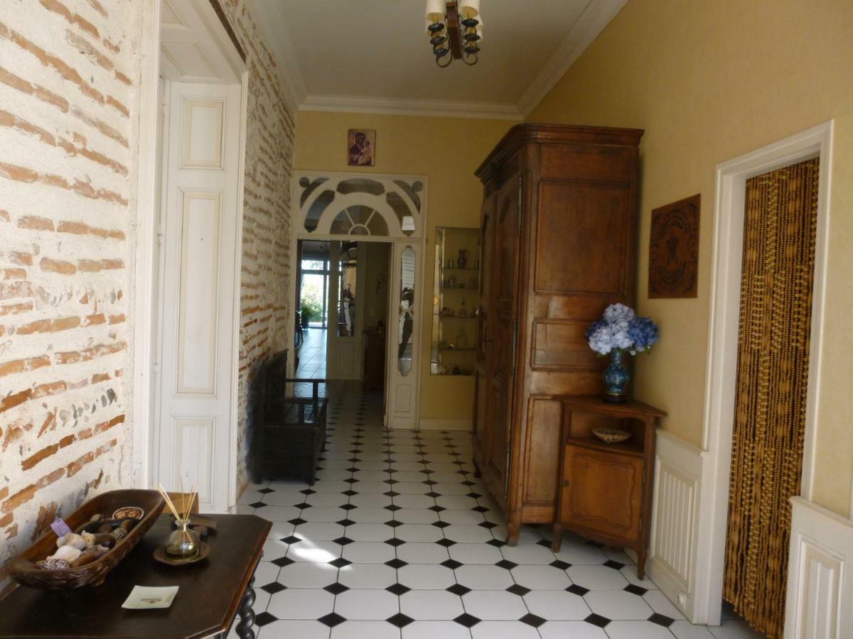 Clos Muneau Aiguillon Buitenkant foto